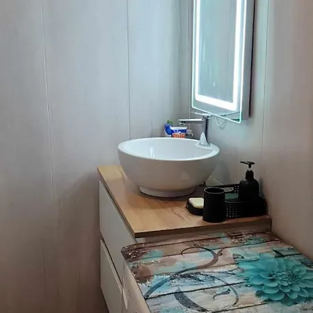 Proche Lac , Borne Video, Espace Exterieur Apartment